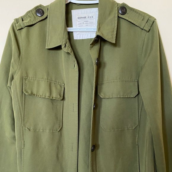 Olive Green light jacket / button up - Picture 2 of 4